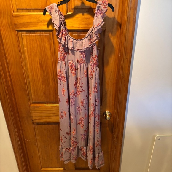 Chelsea28 Ruffle Neck Chiffon Midi Dress in Purple Quail Floral Trial Small - Picture 2 of 8